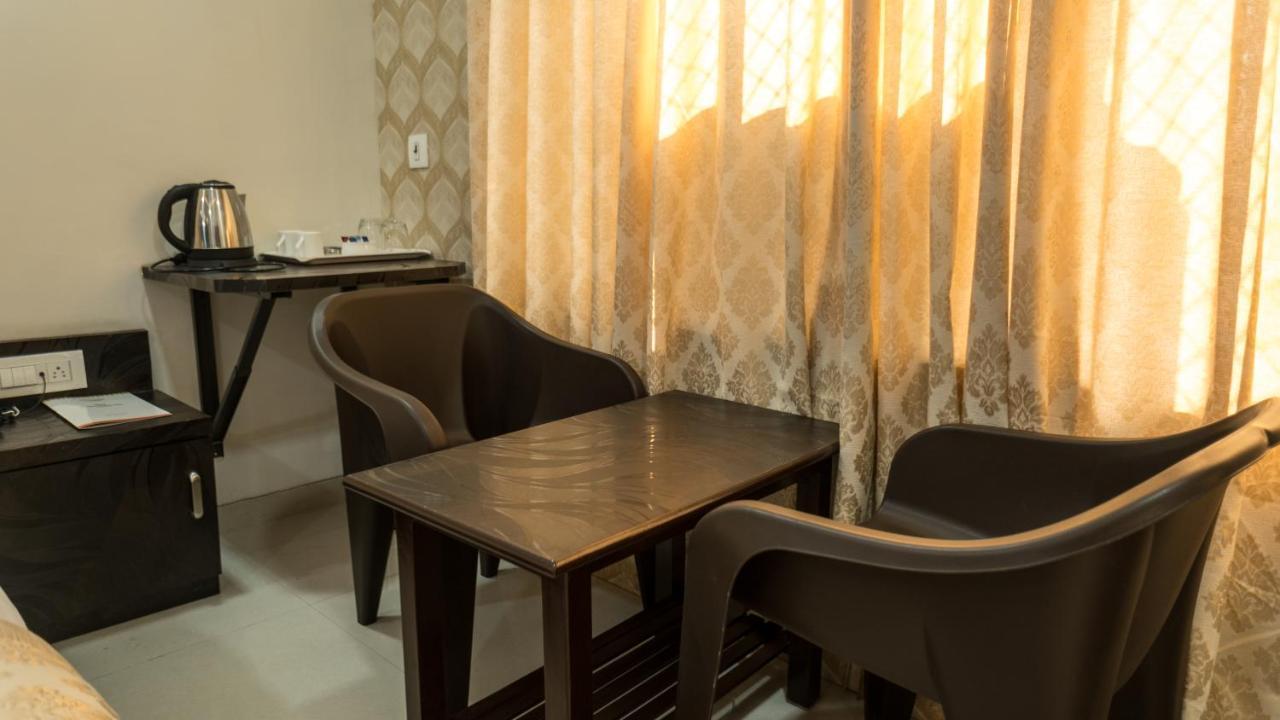 Hotel Dhavalgiri Thane Buitenkant foto