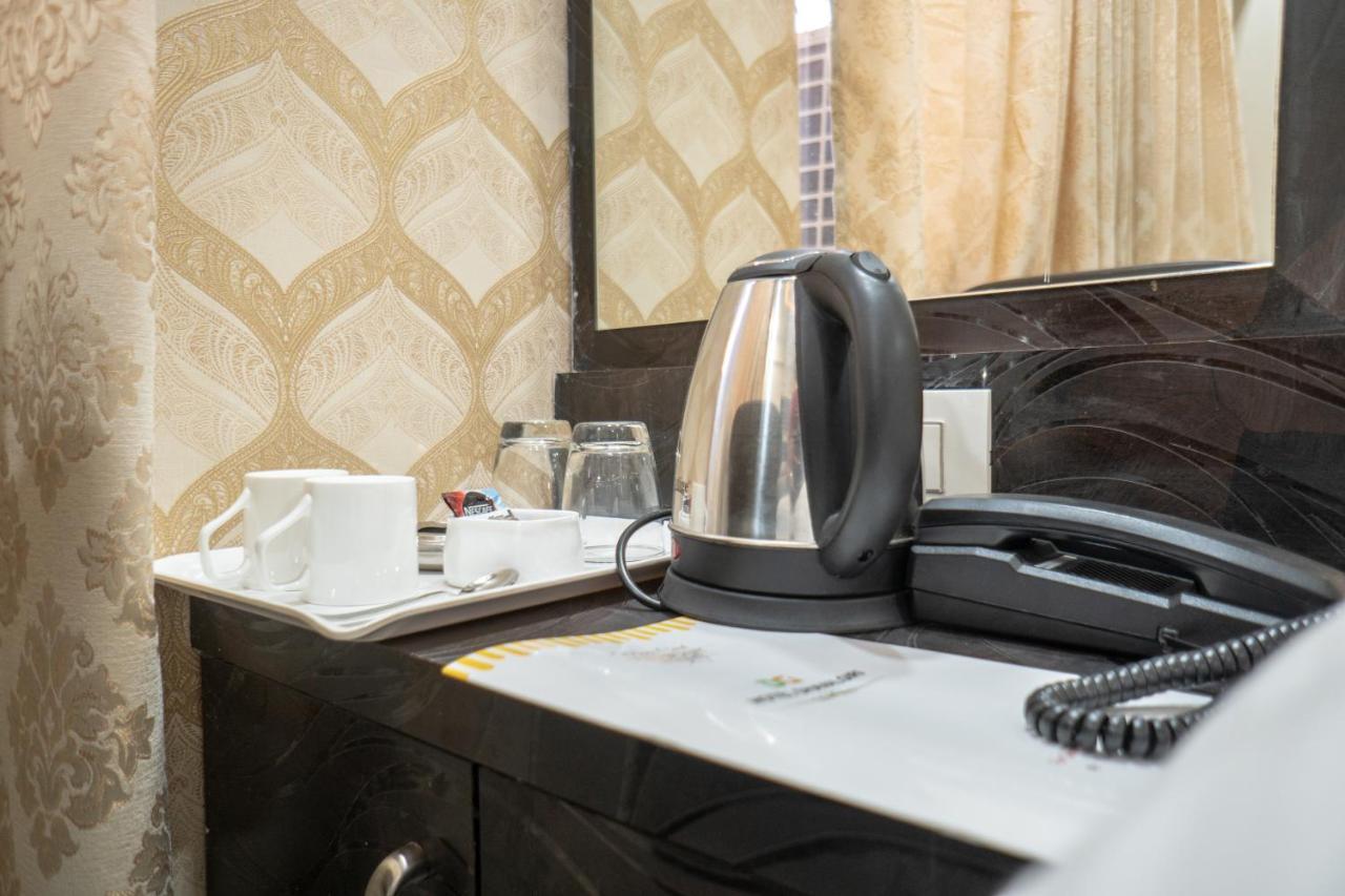 Hotel Dhavalgiri Thane Buitenkant foto